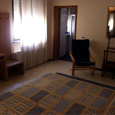 Fornaci di Barga Hotel Cristallo Barga מראה חיצוני תמונה