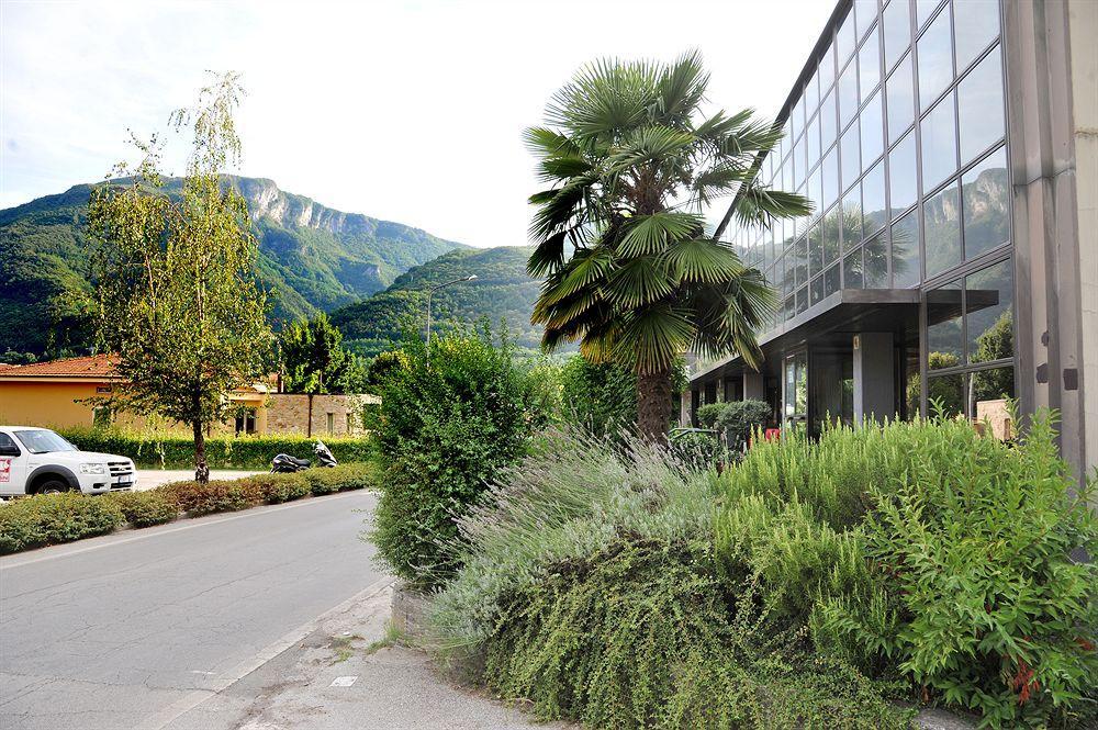 Fornaci di Barga Hotel Cristallo Barga מראה חיצוני תמונה
