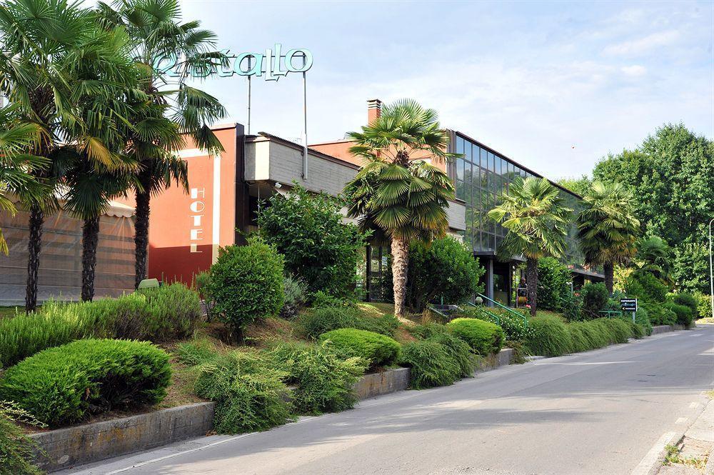 Fornaci di Barga Hotel Cristallo Barga מראה חיצוני תמונה