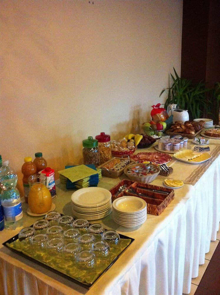 Fornaci di Barga Hotel Cristallo Barga מראה חיצוני תמונה