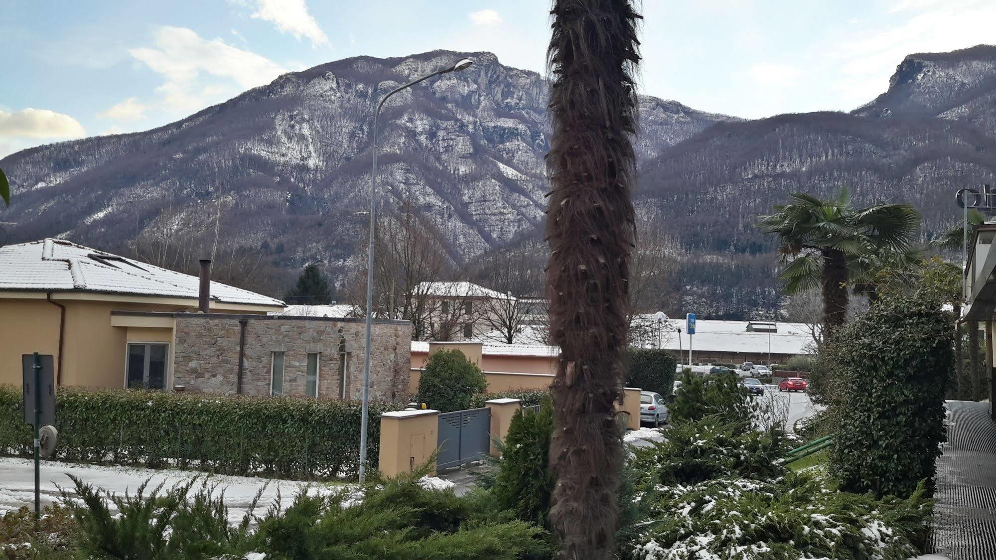Fornaci di Barga Hotel Cristallo Barga מראה חיצוני תמונה